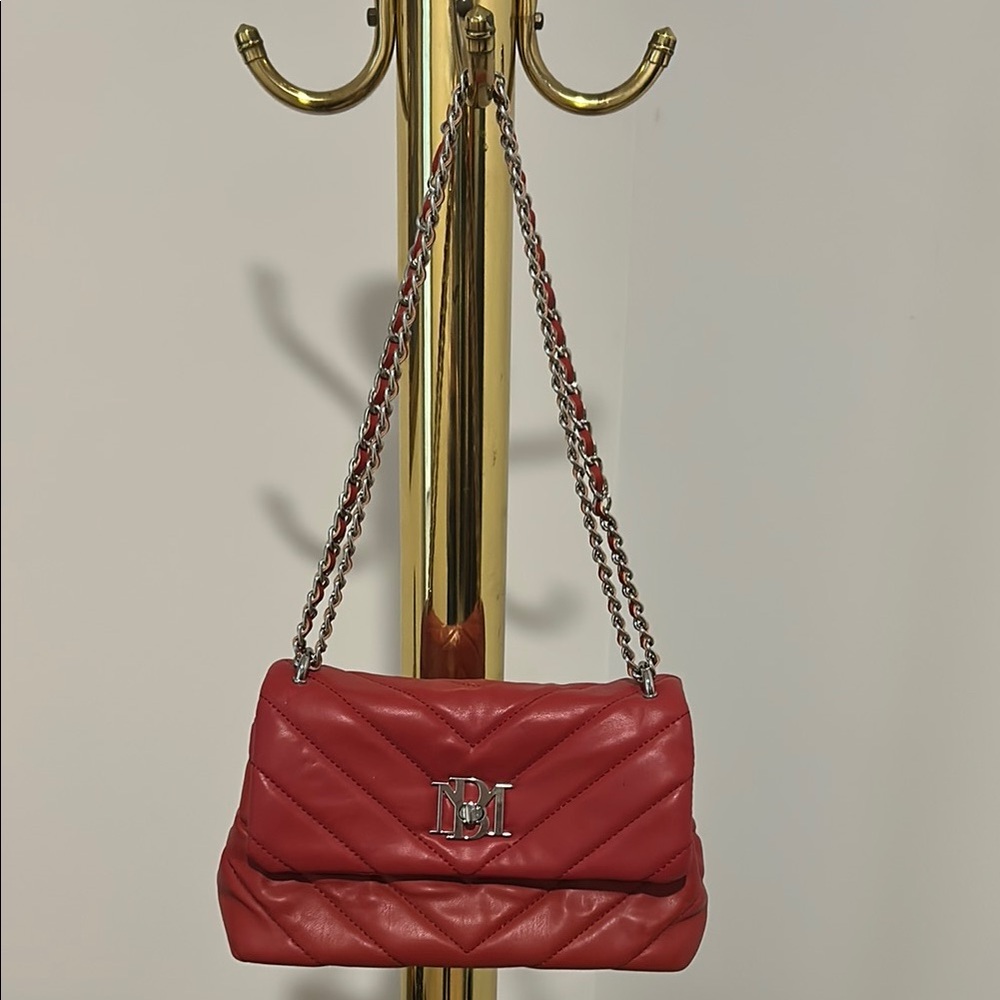 Badgley Mischka Red Shoulder Bag with Luxurious Appeal